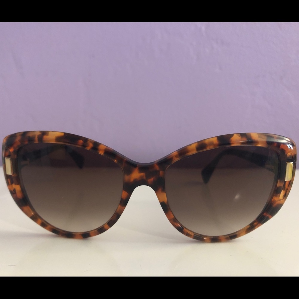 Alexander Mcqueen cat eye